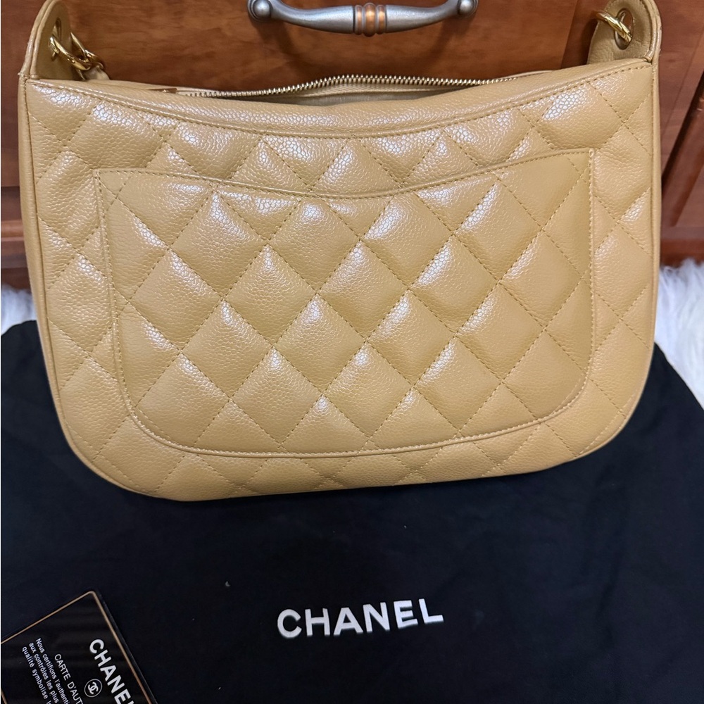 Chanel Beige Quilted Shoulder Bag - Picture 2 of 10